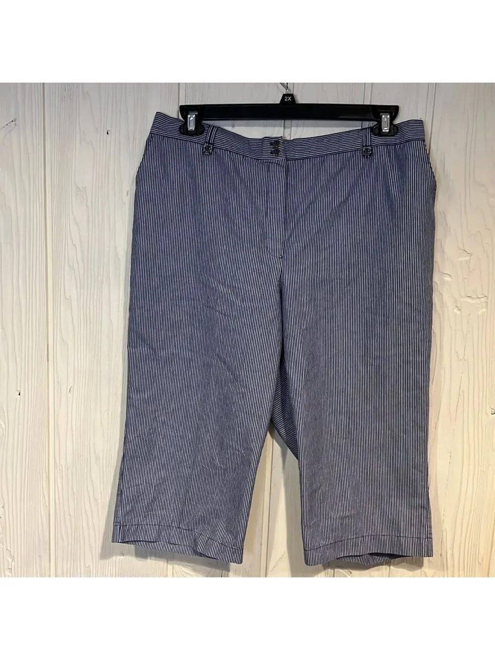 Alfred Dunner Pin Stripe Capris Size 18